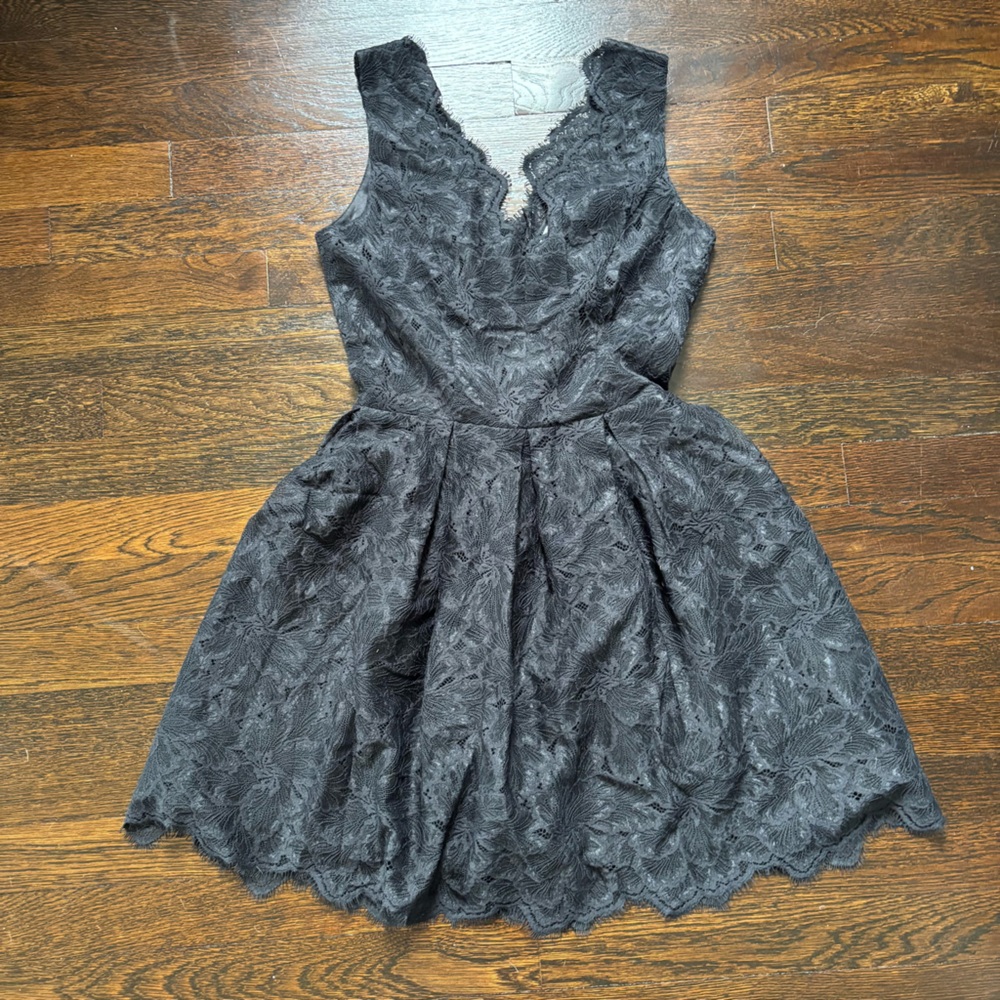 GORGEOUS H&M Lace Dress